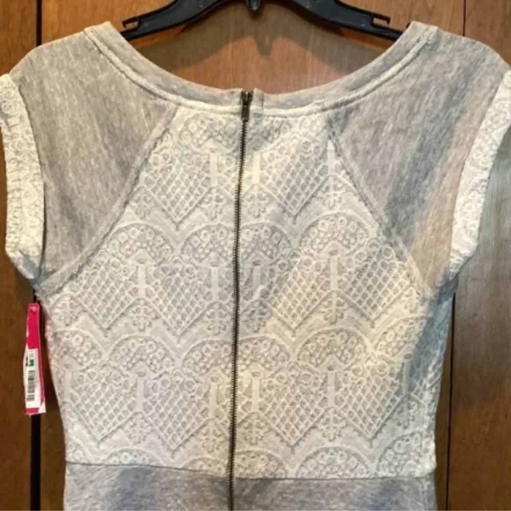 Xhilaration White & Gray Skater Dress Juniors Size Medium w/ Embroidery NEW NWT - Picture 3 of 8